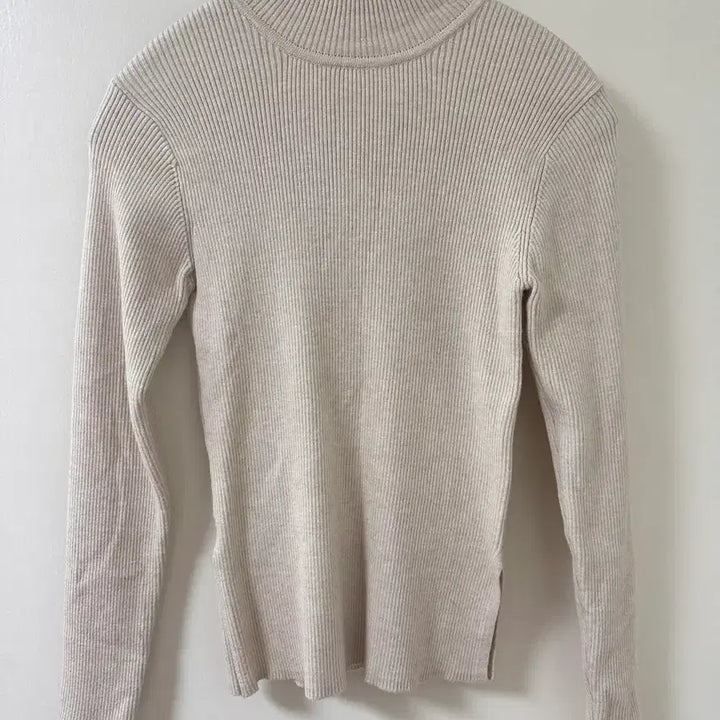 [BUNJANG] Mongdol Oatmeal Slit Ribbed Knit Turtleneck / 몽돌 터틀넥 슬릿 골지 니트 오트밀