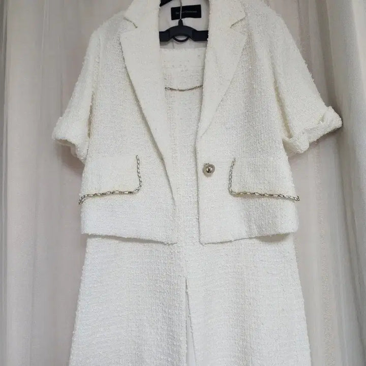 [BUNJANG] Izzat Collection Tweed 2-Piece Set / 아이잗컬렉션 반팔 자켓 스커트 셋업