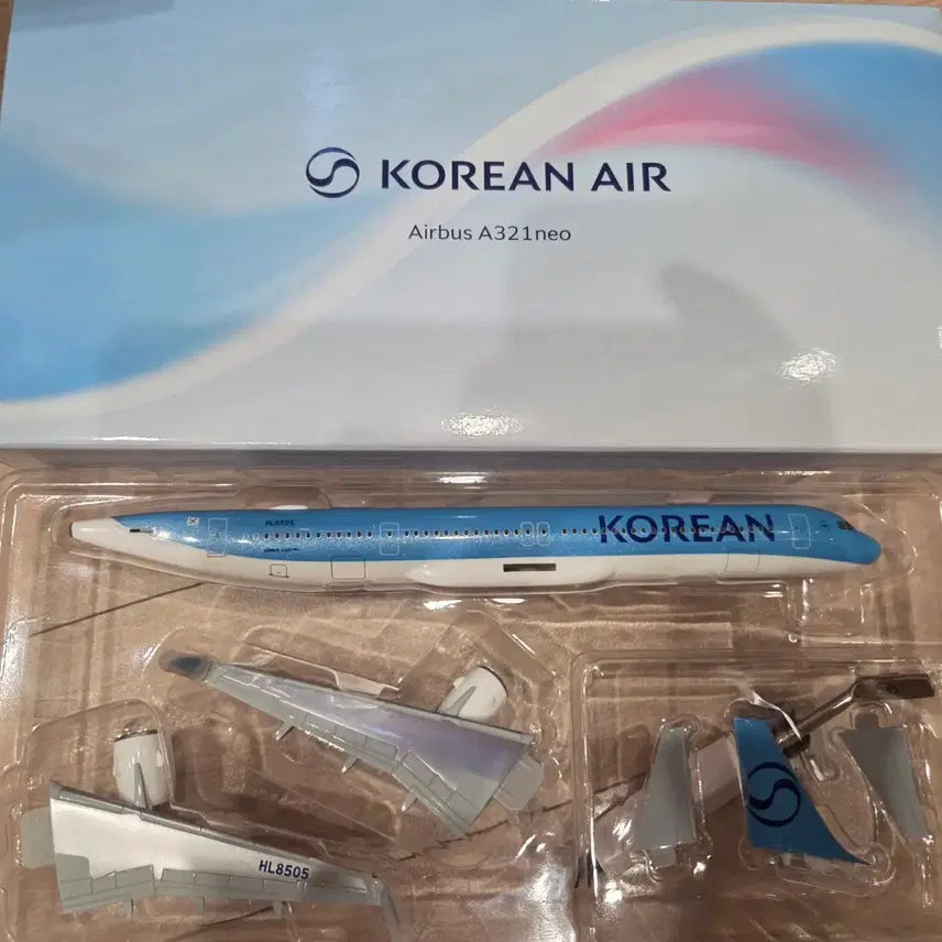 [BUNJANG] Korean Air Airbus A321neo Model Airplane / 대한항공 Airbus A321neo 모형 비행기