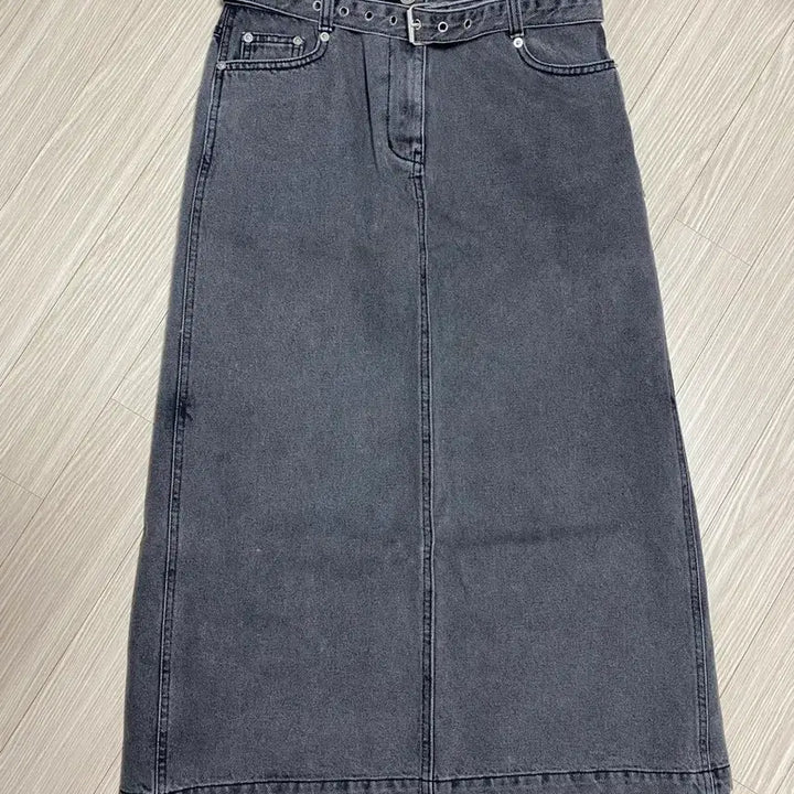 [BUNJANG] Navy County Vintage Wash H-Line Denim Midi Skirt / 오어 네이비카운티 빈티지 워싱 H라인 벨트 미디 데님 스커트 그레이