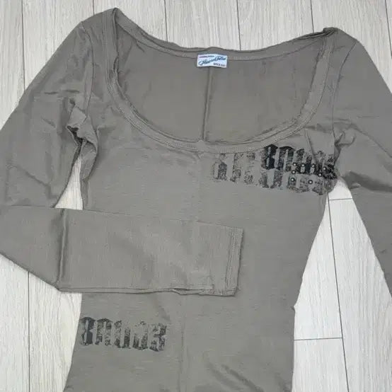 [SOLD OUT] 플리즈노팔로우 Elsie Deep 라운드넥 롱슬리브 탑