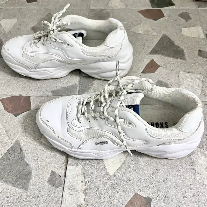 [BUNJANG] SKONO White Lightweight Sneakers (270) / SKONO 스코노 흰색 운동화 가벼운 경량