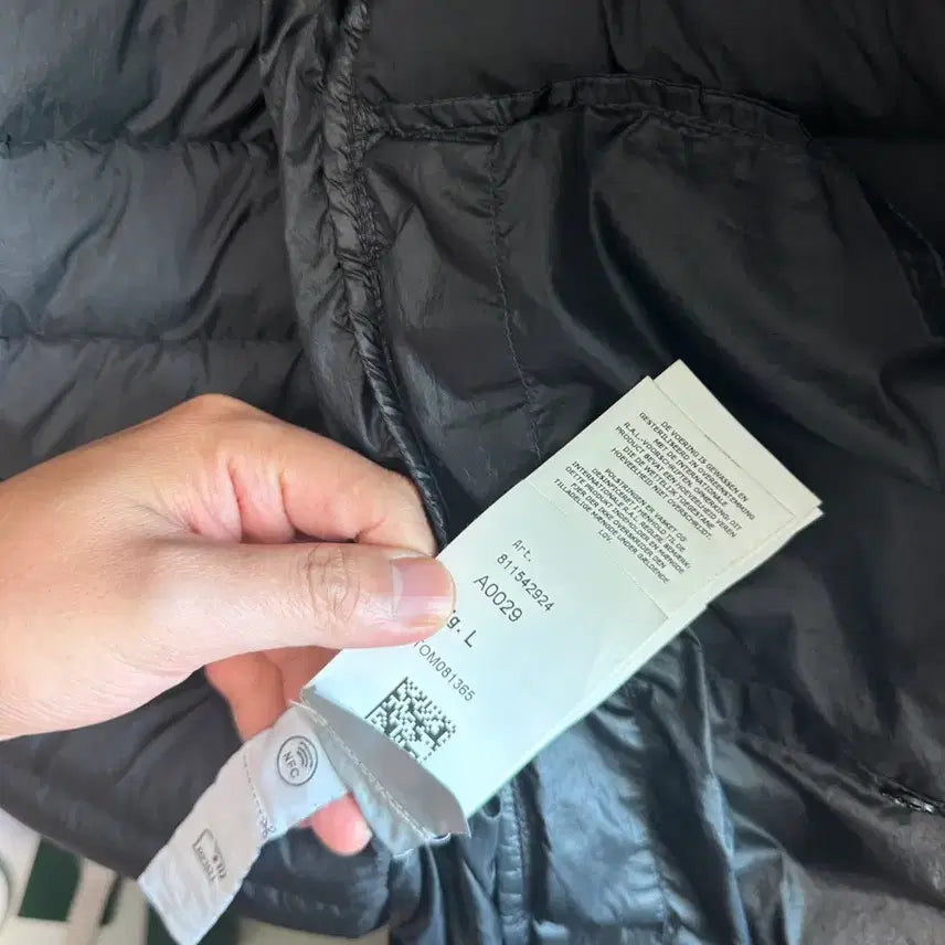 [SOLD OUT] 스톤아일랜드 블랙 경량 l