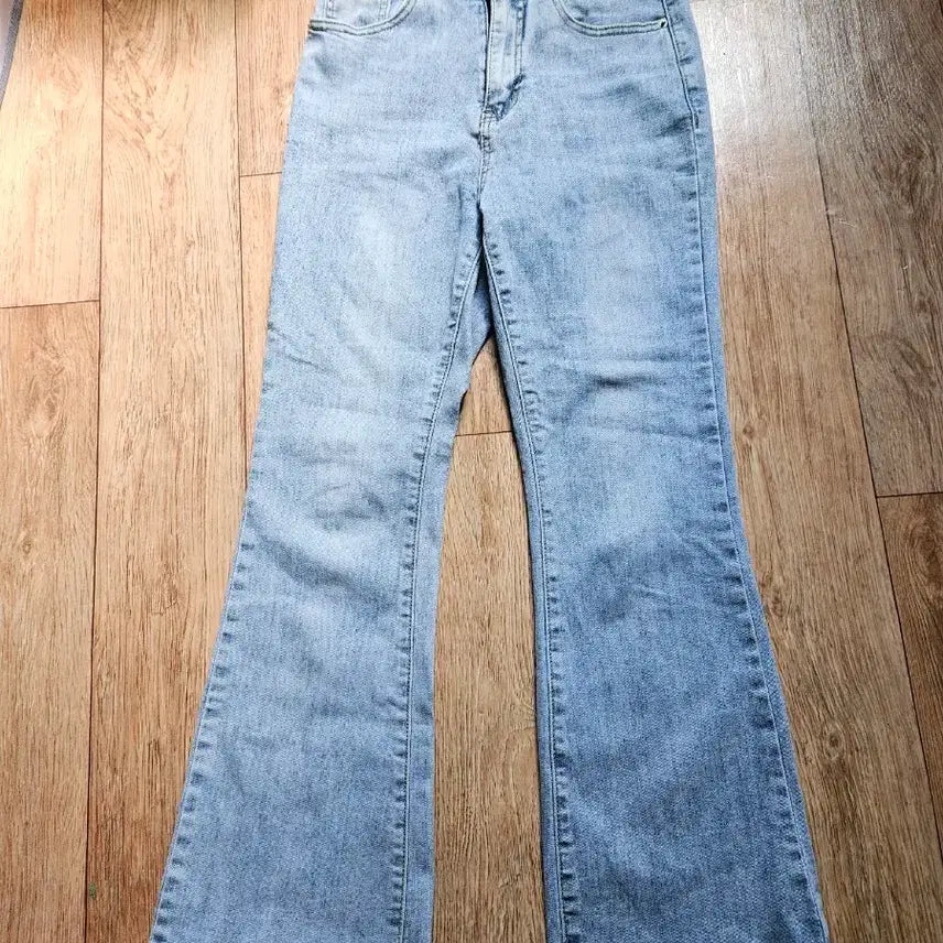 [BUNJANG] S-Size Light Blue Bootcut Jeans / S사이즈 연청 부츠컷 청바지