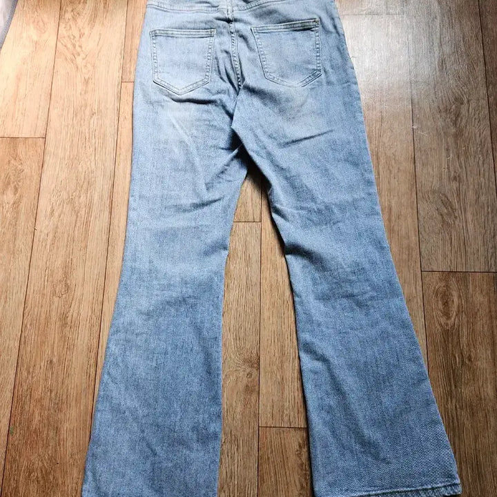 [BUNJANG] S-Size Light Blue Bootcut Jeans / S사이즈 연청 부츠컷 청바지