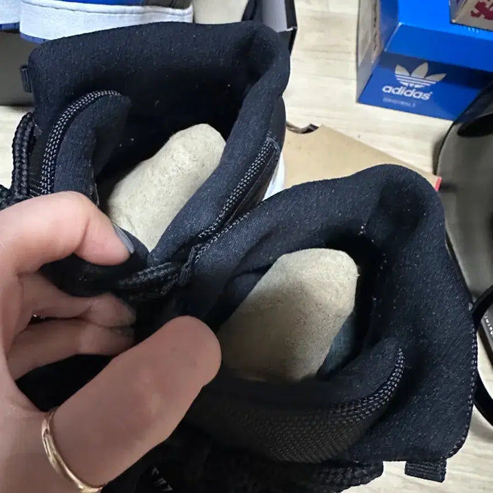 [BUNJANG] Nike Air Jordan 11 Retro Bred Sneakers / 나이키 에어 조던 11 레트로 브레드 240사이즈