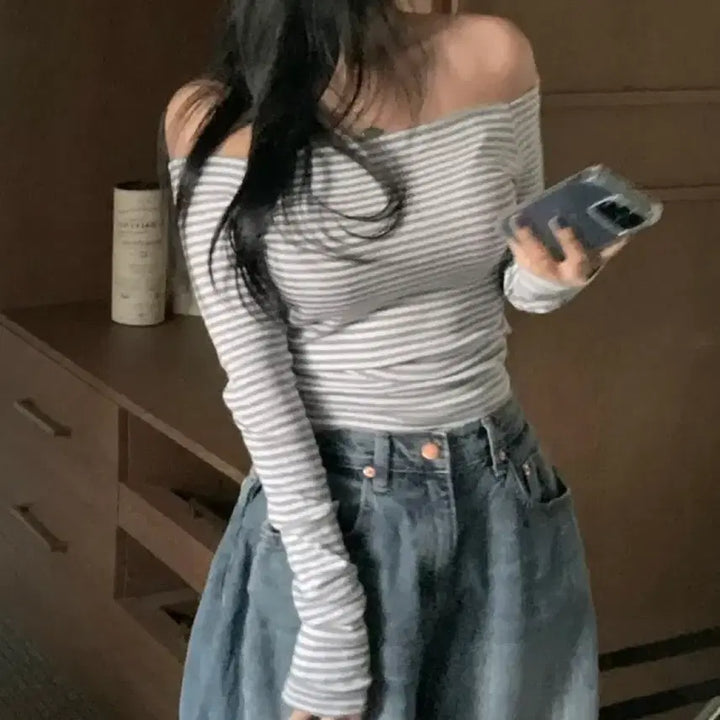 [BUNJANG] Ablly Striped Off-Shoulder Long Sleeve Top / (반택포가격) 에이블리 단가라 오프숄더 긴팔티
