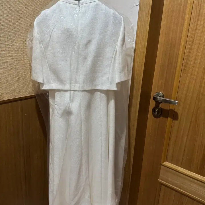 [SOLD OUT] 라인 화이트 반팔 자켓 원피스 (55)