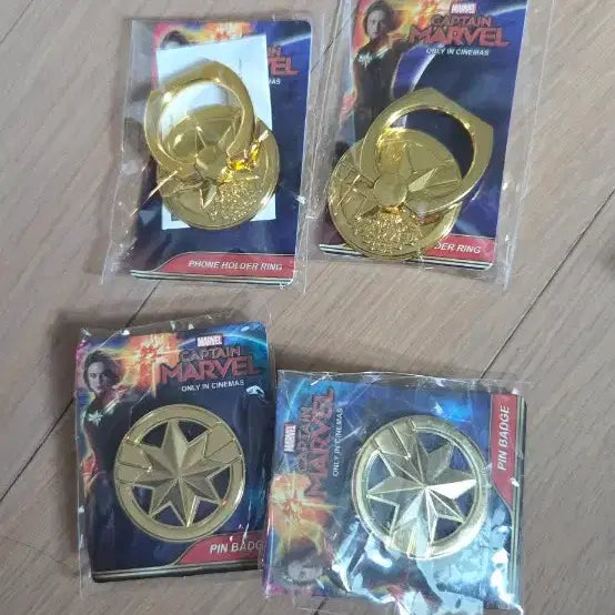 [BUNJANG] Captain Marvel Badge + Phone Grip Tok Set / 마블 캡틴 마블  뱃지 + 휴대폰 그립톡