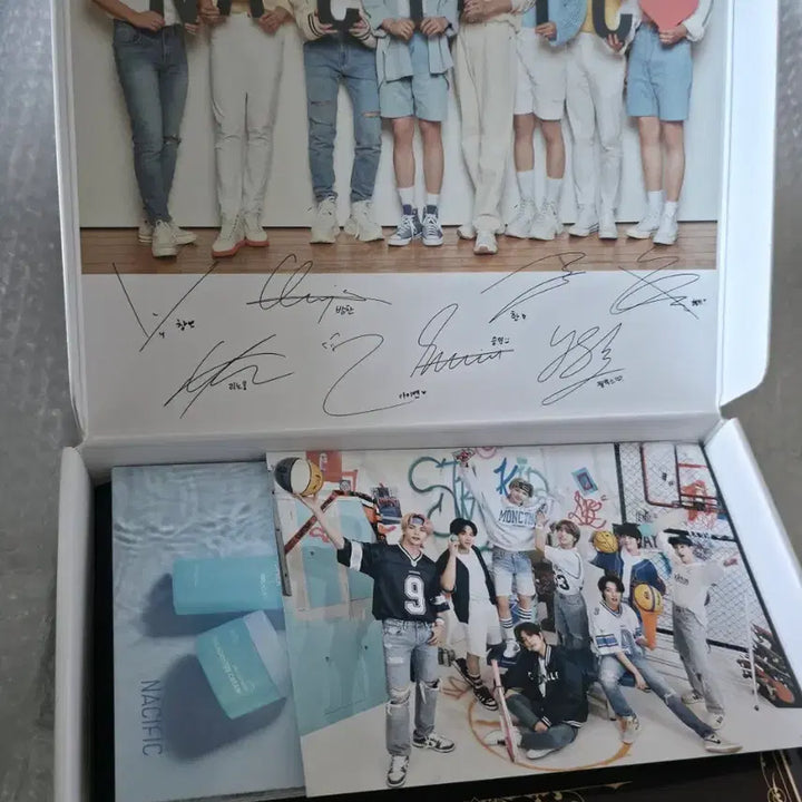 [SOLD OUT] 스트레이키즈 NACIFIC 네시픽 콜라보박스 (개봉)