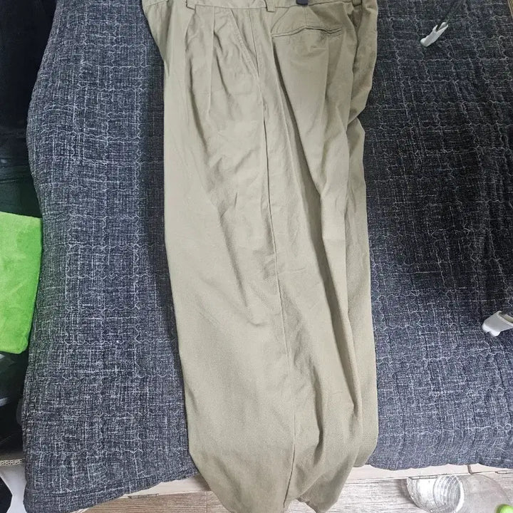 [BUNJANG] Musinsa Standard Two-Tuck Wide Chino Pants Beige (Size 32) / 무신사 스탠다드 투턱 와이드 치노팬츠 베이지 32사이즈