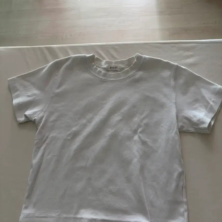 [BUNJANG] Semi-Crop Short Sleeve T-Shirt / 세미크롭 반팔