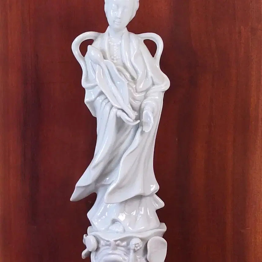[BUNJANG] White Porcelain Avalokitesvara Bodhisattva Statue / 불교 백자 도자기 관음보살