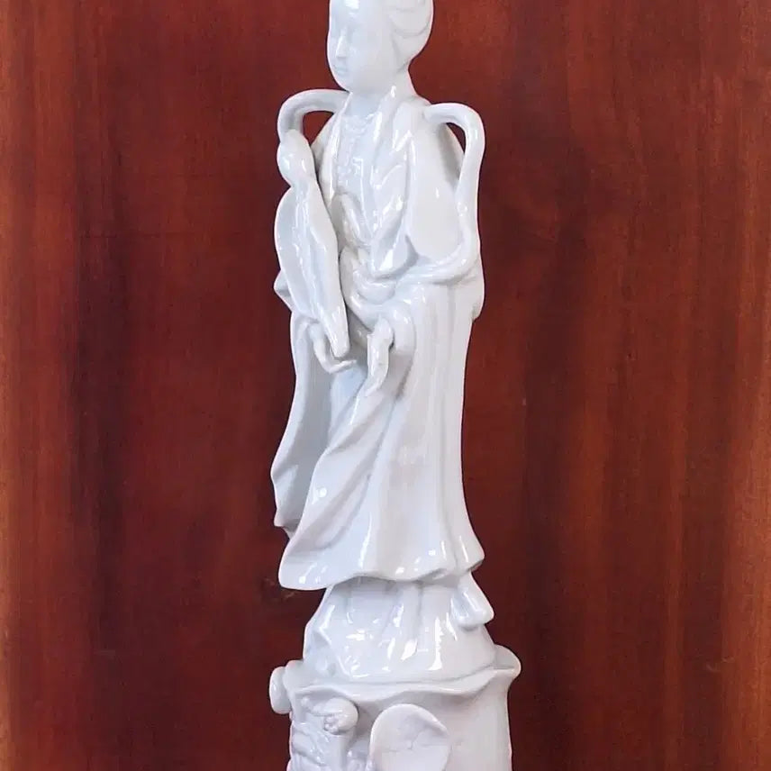 [BUNJANG] White Porcelain Avalokitesvara Bodhisattva Statue / 불교 백자 도자기 관음보살