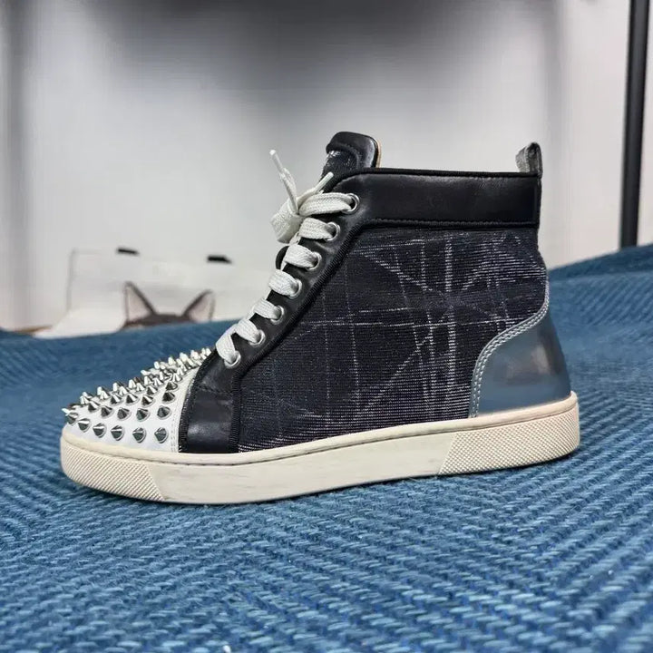 [SOLD OUT] 크리스찬 루부탱 아이코닉 스파이크 하이탑 스니커즈  한정판
