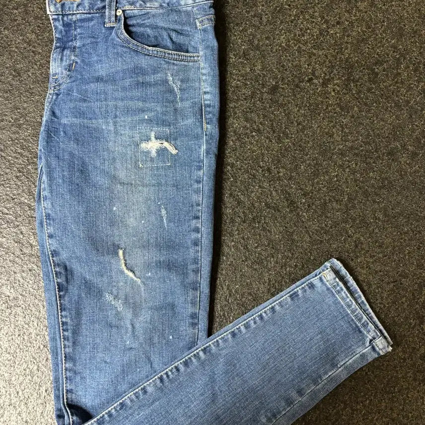 [BUNJANG] GUESS Distressed Slim Fit Jeans Size 28 / GUESS 데미지 찢 청바지 28사이즈