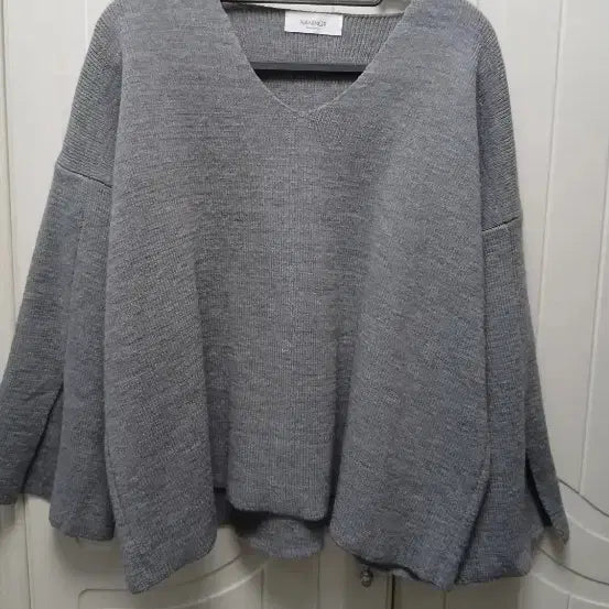 [BUNJANG] NANING9 V-Neck Loose Fit Knit Grey / NANING9 브이넥 루즈핏 니트 회색