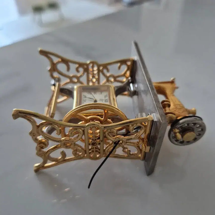 [BUNJANG] Actic Gold Sewing Machine Clock Decor / 미국 액틱 골드 재봉틀  시계 소품