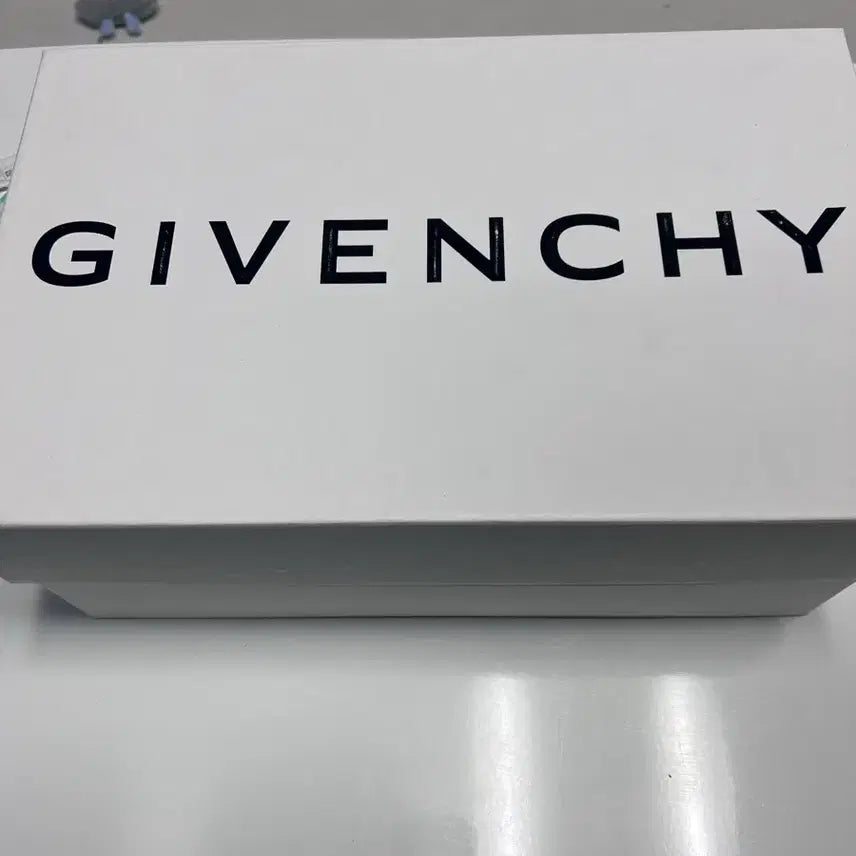 [BUNJANG] Givenchy Knit Sneakers / 지방시 니트 스니커즈