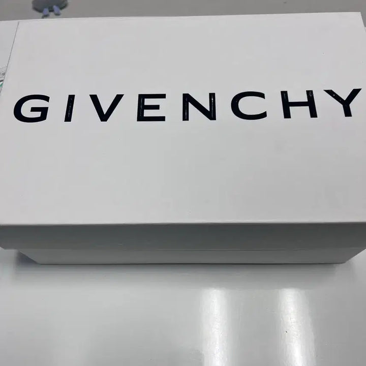[BUNJANG] Givenchy Knit Sneakers / 지방시 니트 스니커즈