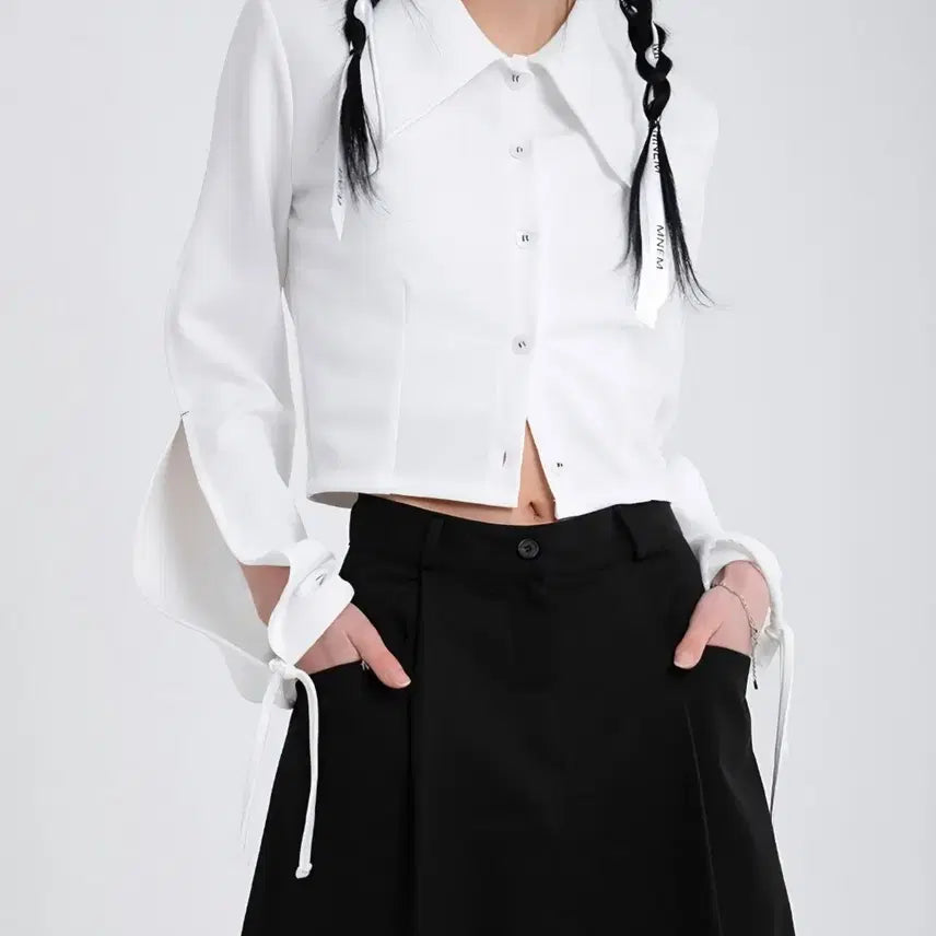 [BUNJANG] Mnem Slit Sleeve Crop Blouse / 므넴 슬릿 슬리브 크롭 블라우스