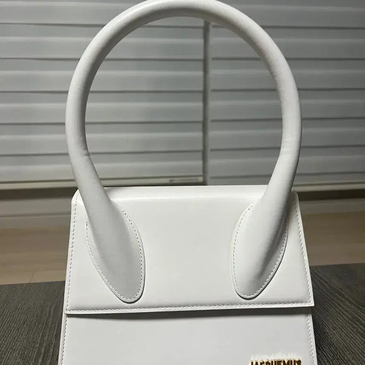 [BUNJANG] Jacquemus Le Grand Chiquito Tote Bag / 자크뮈스 르 치키토 그랑 토트백