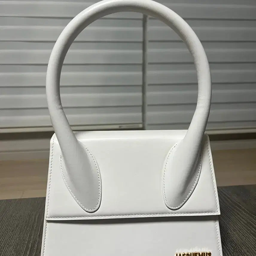 [BUNJANG] Jacquemus Le Grand Chiquito Tote Bag / 자크뮈스 르 치키토 그랑 토트백