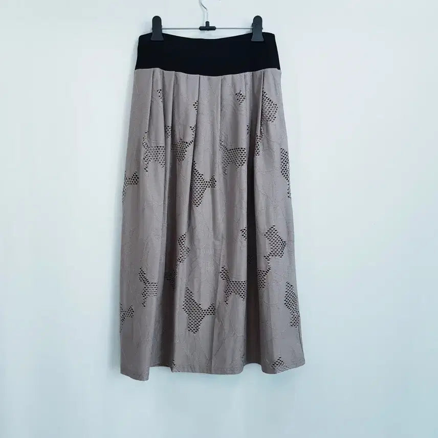 [SOLD OUT] 빈티지 밴딩 펀칭 주름 스판 롱 스커트 여L Q394