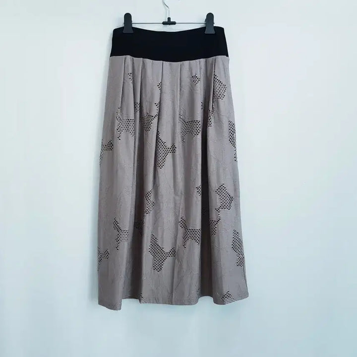 [SOLD OUT] 빈티지 밴딩 펀칭 주름 스판 롱 스커트 여L Q394