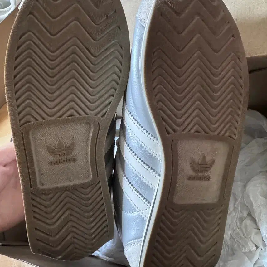 [BUNJANG] Adidas Country II Silver Cream Sneakers / 아디다스 컨트리 II 실버크림 235