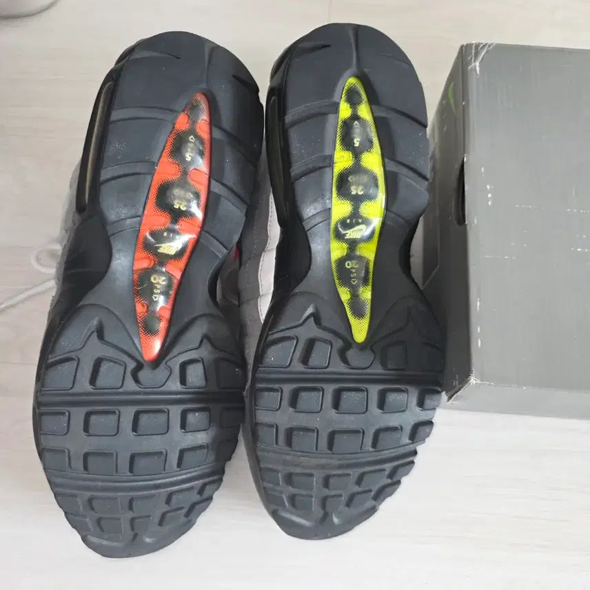 [BUNJANG] Nike Air Max 95 Greedy Sneakers / 나이키 에어맥스95 그리디 265
