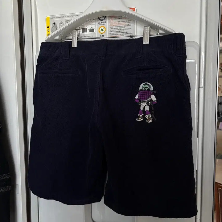 [BUNJANG] A Bathing Ape Navy Corduroy Embroidered Shorts / 올드 베이프 네이비 코듀로이 자수 쇼츠