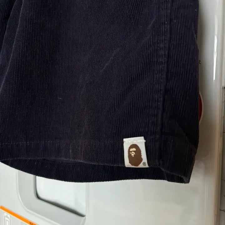 [BUNJANG] A Bathing Ape Navy Corduroy Embroidered Shorts / 올드 베이프 네이비 코듀로이 자수 쇼츠