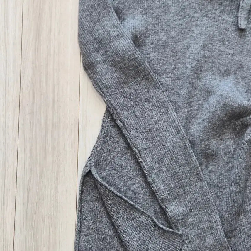 [BUNJANG] Unpal Off-Shoulder Ribbed Long Sleeve Knit Sweater / 언팔 어깨끈 오프숄더 골지 긴팔 니트 그레이
