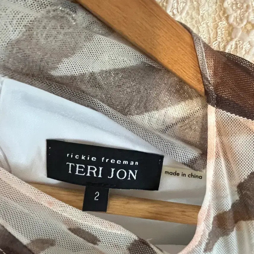 [BUNJANG] Teri Jon Floral Mesh Midi Dress / 플라워 패턴 미디 원피스