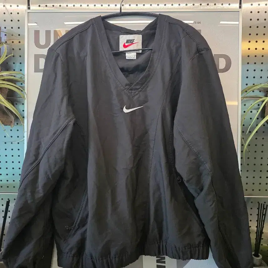 [BUNJANG] Nike V-Neck Black Windbreaker Jacket / 나이키 V넥 블랙 바람막이 점퍼