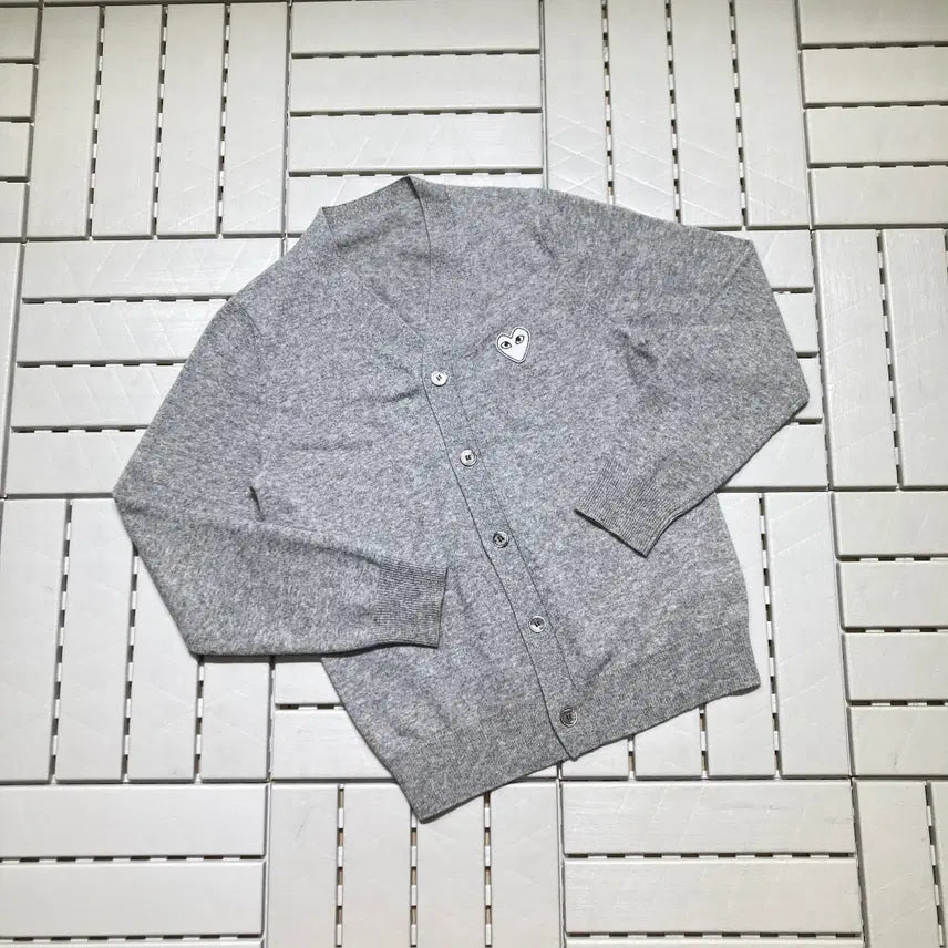 [BUNJANG] Comme des Garcons White Patch V-neck Cardigan / [M]꼼데가르송 브이넥 가디건 화이트패치 0441