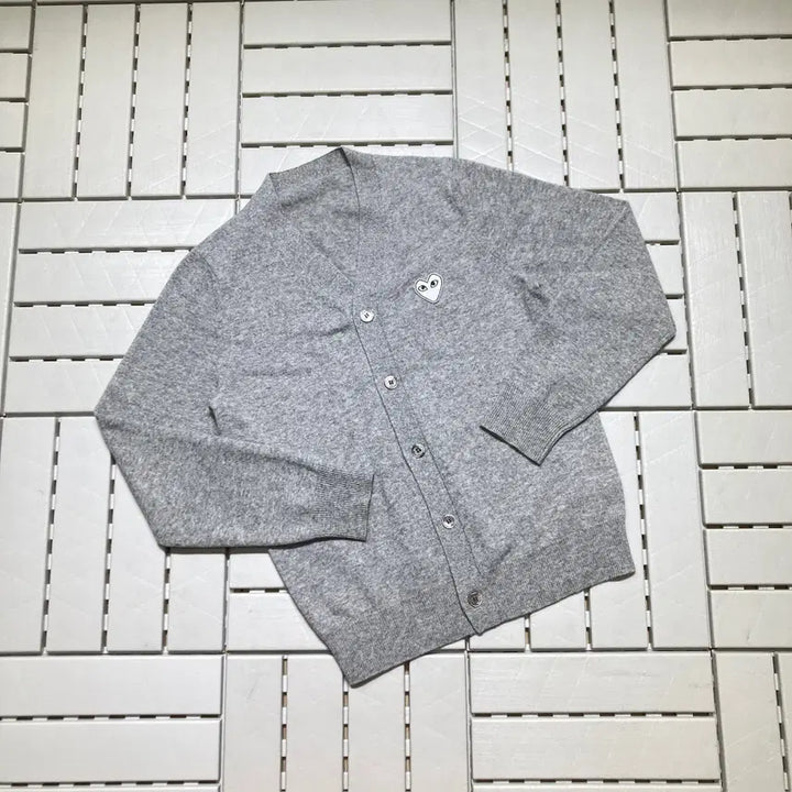 [BUNJANG] Comme des Garcons White Patch V-neck Cardigan / [M]꼼데가르송 브이넥 가디건 화이트패치 0441