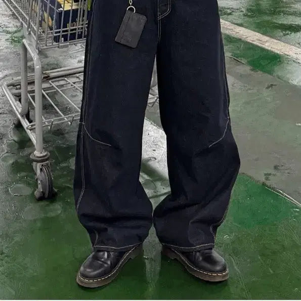 [BUNJANG] Dohe Curved Raw Denim Jeans / 도흐 커브드 생지데님