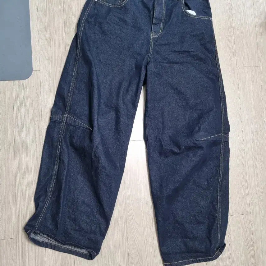 [BUNJANG] Dohe Curved Raw Denim Jeans / 도흐 커브드 생지데님