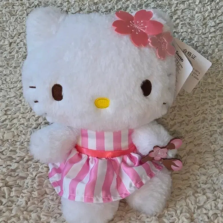 [BUNJANG] Hello Kitty Cherry Blossom Striped Dress Plush Doll (China Exclusive) / (택0) 헬로키티 중국 내수용 벚꽃 줄무늬 원피스 봉제 인형