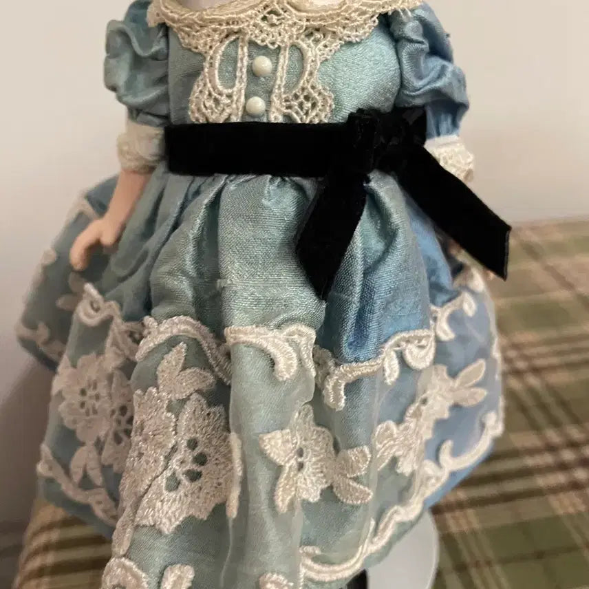 [BUNJANG] Madame Alexander Keepsake Doll (Worn Outfit) / 마담알렉산더 킵쉐이크 인형 (의상세월감)
