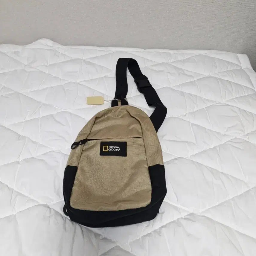 [SOLD OUT] 내셔널지오그래픽 슬링백