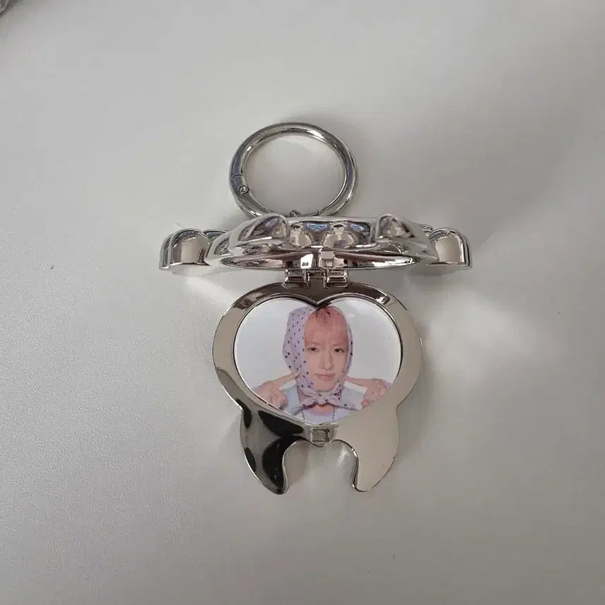 [SOLD OUT] 엔시티위시 시그 이빨요정 팬던트 사진6장 다 있음