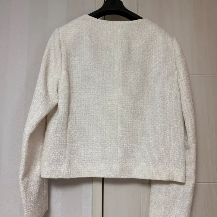 [SOLD OUT] 로엠 스퀘어넥 트위드 크롭 자켓 M (아이보리) 판매합니다.