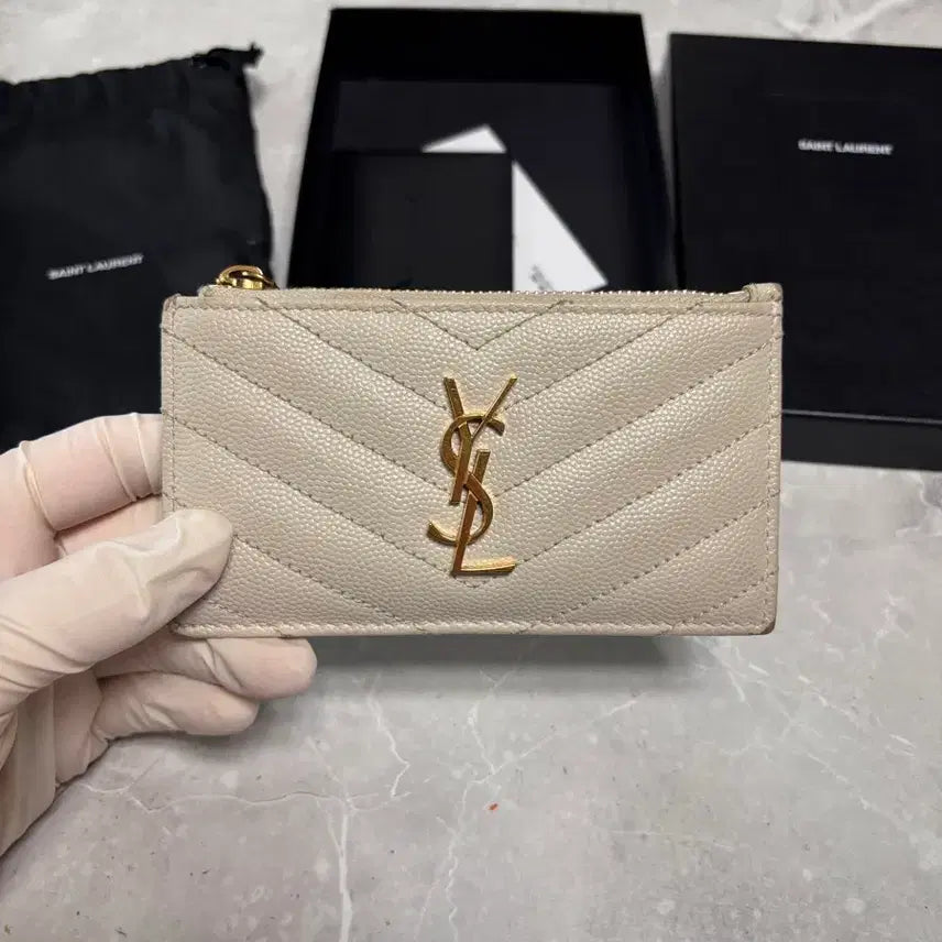 [BUNJANG] Yves Saint Laurent Monogram Calfskin Card Wallet / [정품] 입생로랑 모노그램 카프스킨 카드지갑