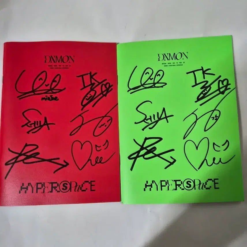 [BUNJANG] DXMON HYPERSPACE Signed Album Bundle Set / 다이몬 HYPERSPACE  친필 사인반 (레드/그린)cd일괄입니다