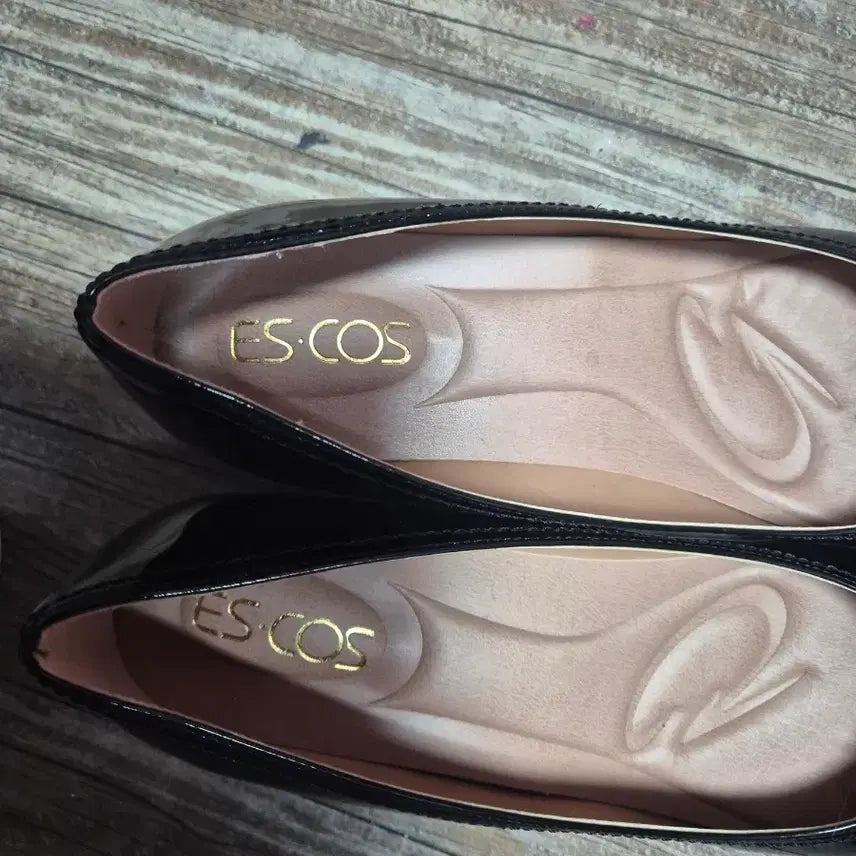 [BUNJANG] ES:COS Black Enamel Flat Shoes / ES:COS 에스코스 검정 에나멜 플랫슈즈