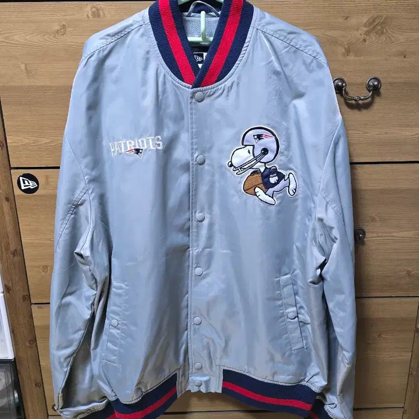 [BUNJANG] 뉴에라X스누피XNFL(2XL)스타디움 자켓 / 뉴에라X스누피XNFL(2XL)스타디움 자켓