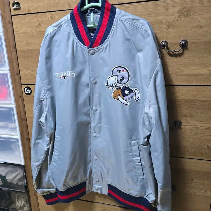 [BUNJANG] 뉴에라X스누피XNFL(2XL)스타디움 자켓 / 뉴에라X스누피XNFL(2XL)스타디움 자켓